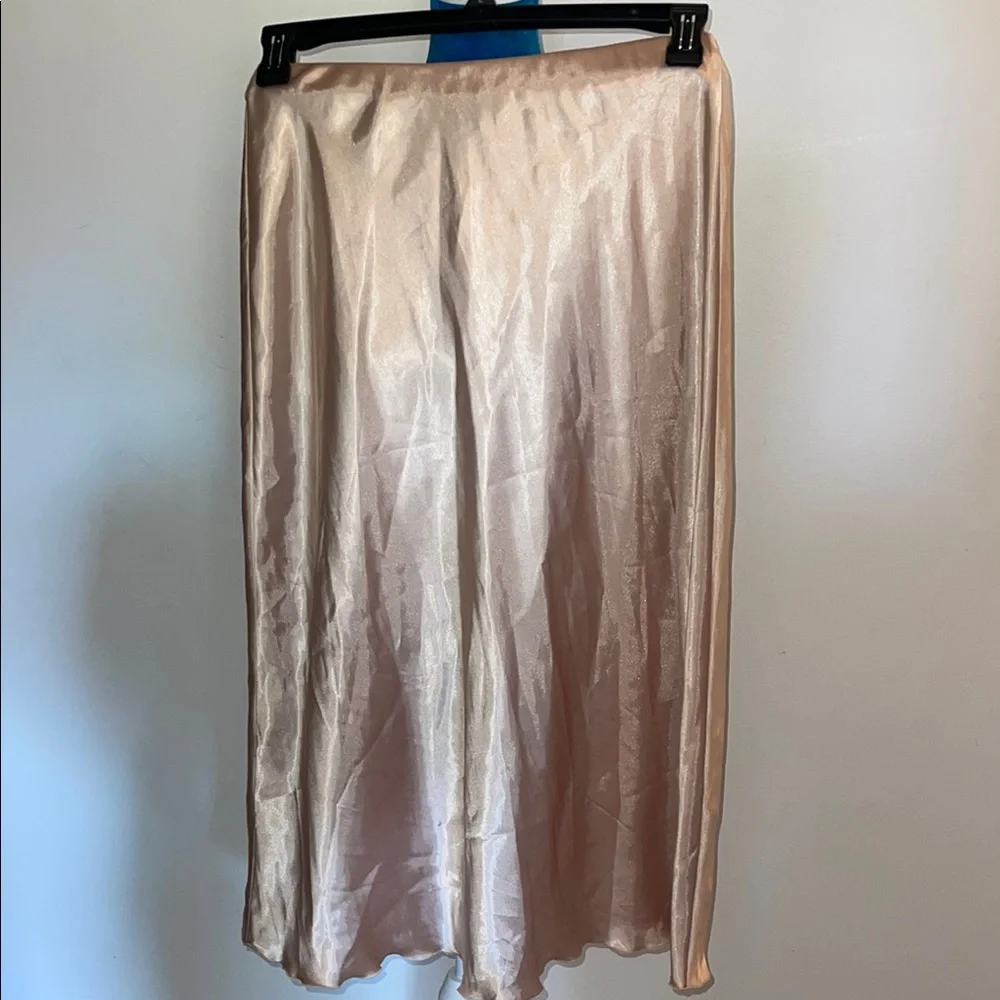 Elegant Satin Skirt in light gold - Picture 2 of 6
